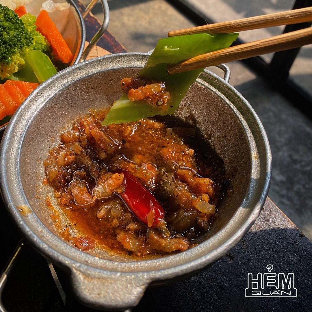 Hẻm Quán - Hoàng Cầu
