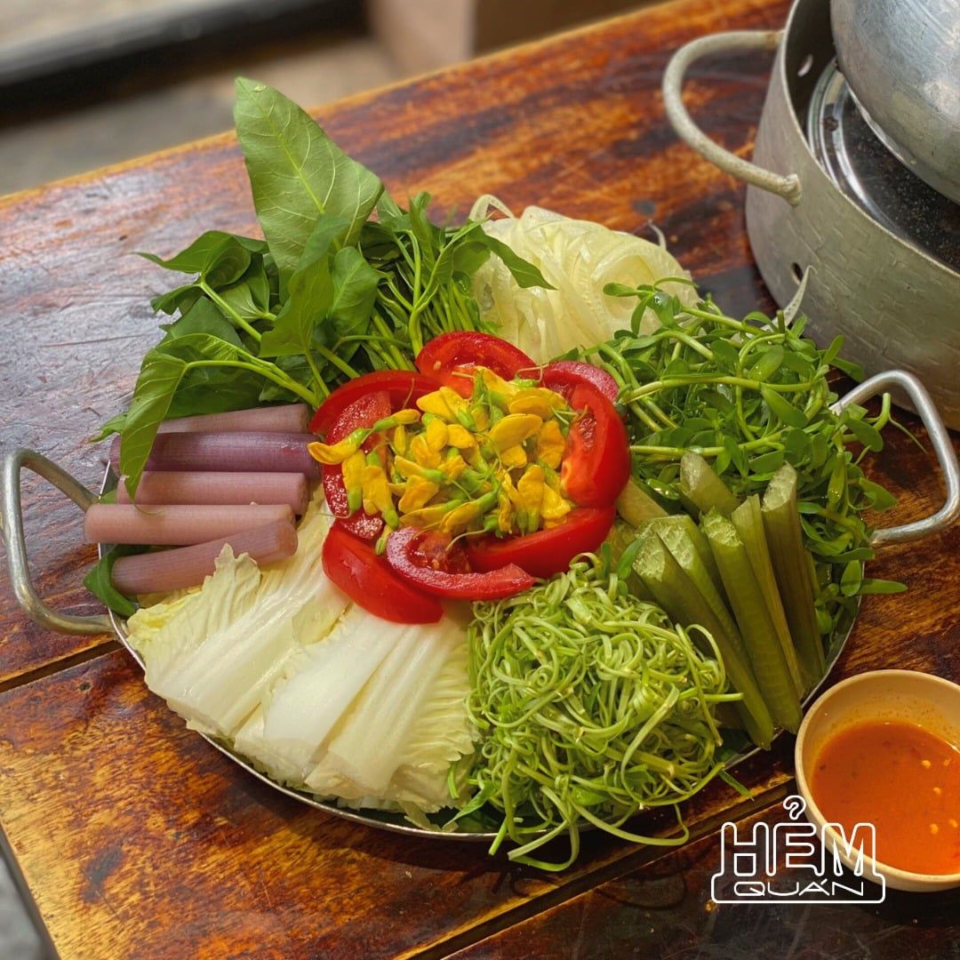 Hẻm Quán - Hoàng Cầu