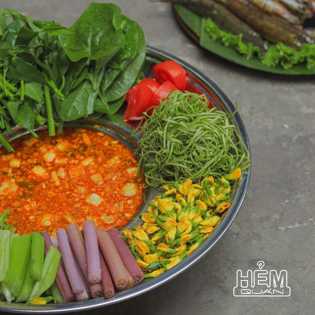 Hẻm Quán - Hoàng Cầu
