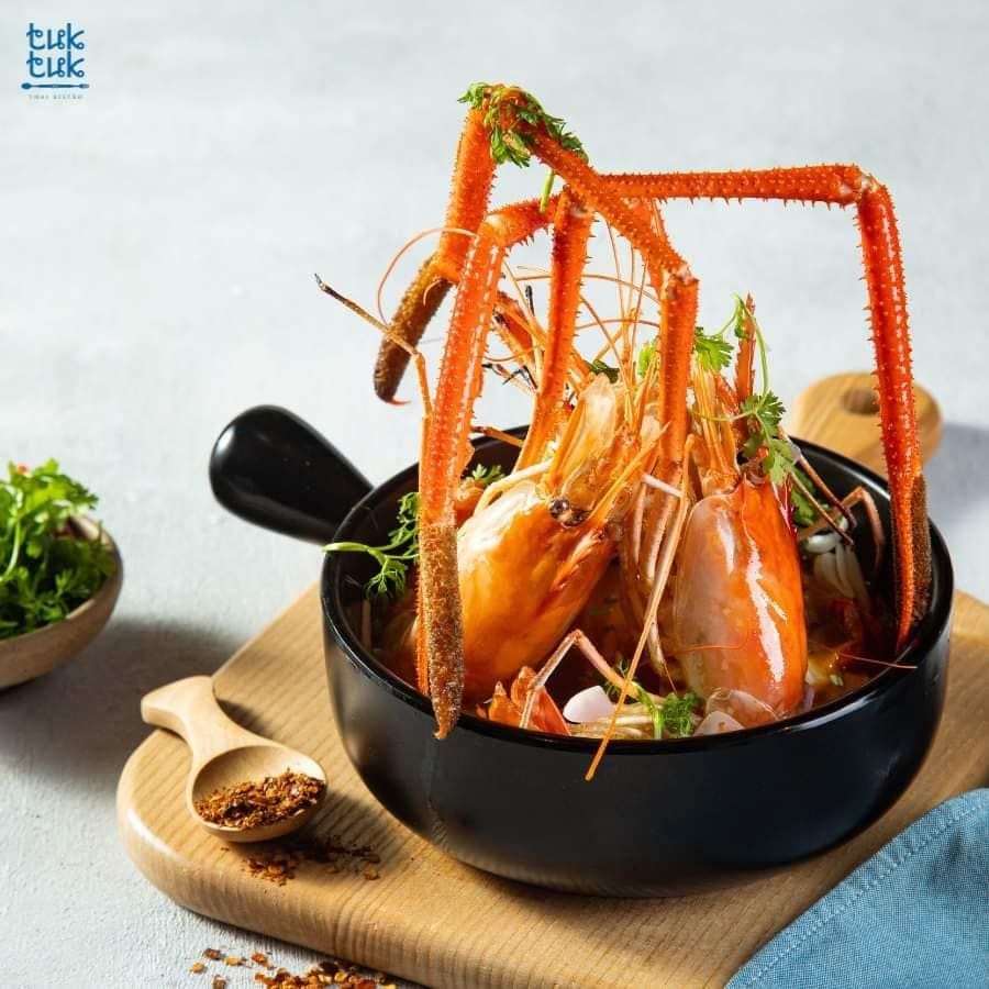 Tuktuk Thai Bistro - Hoa Mai