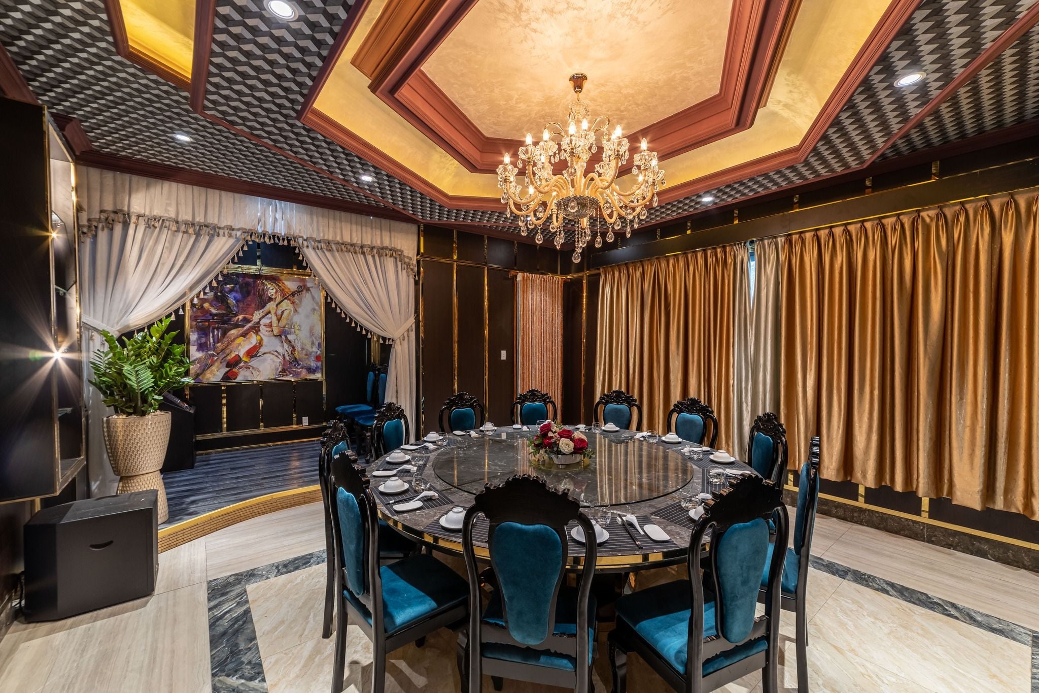 Lux68 - Nguyễn Đình Chiểu