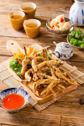 Vịt Quay Lu Đất Hoàng Ký - Tô Hiệu