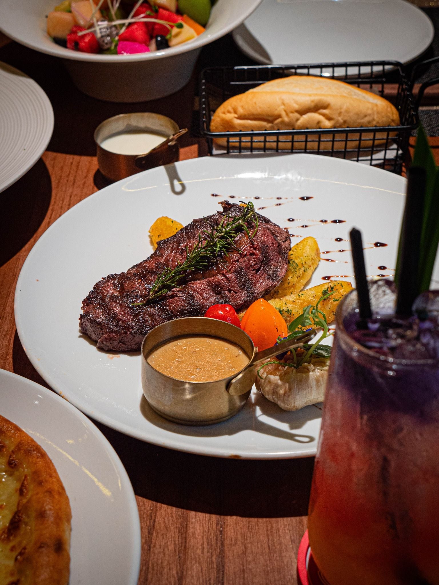 AAM Bistro - 50B Châu Long