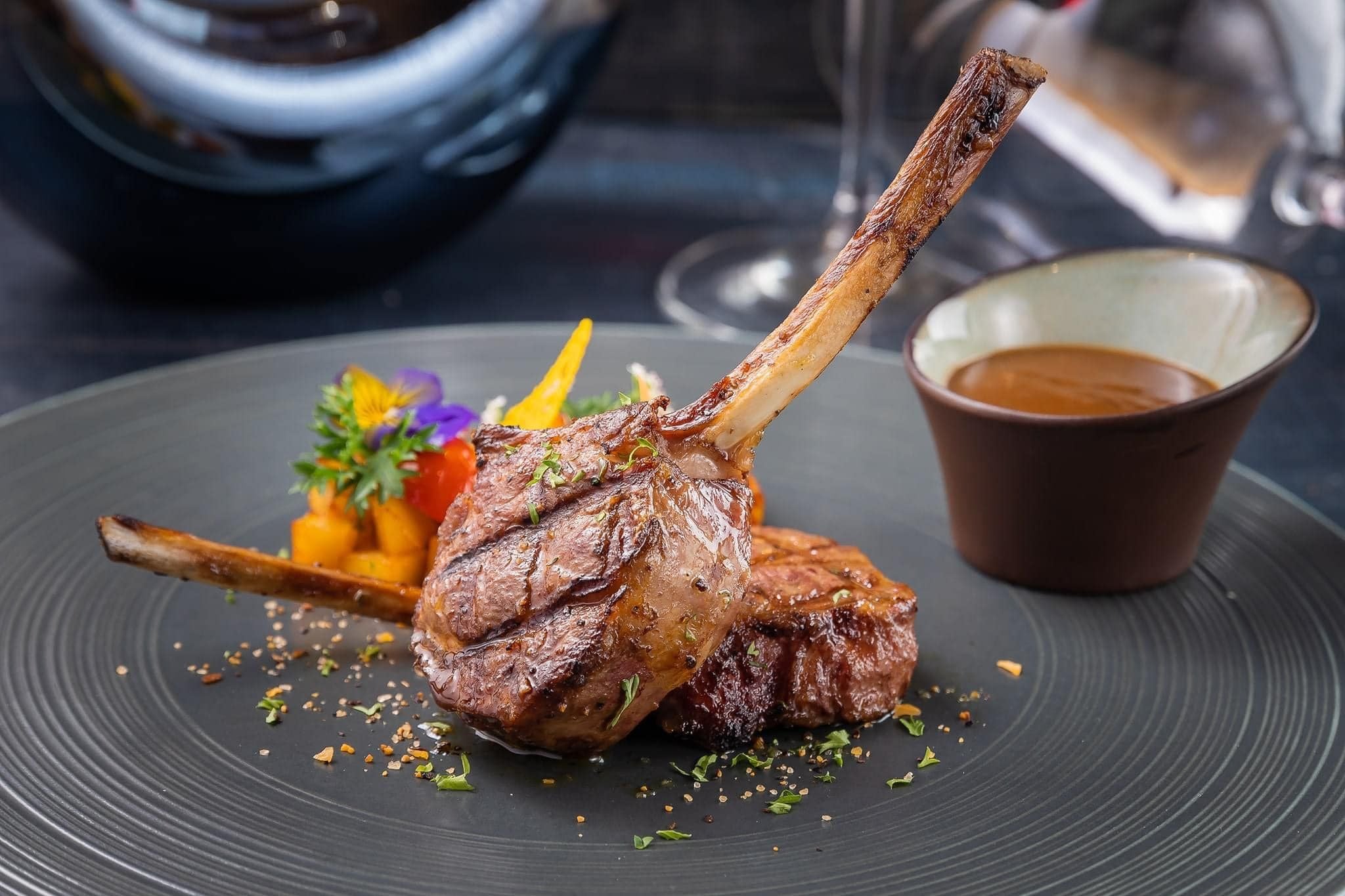 Hầm Rượu Vang Huyền Thư - 8D Hàm Long