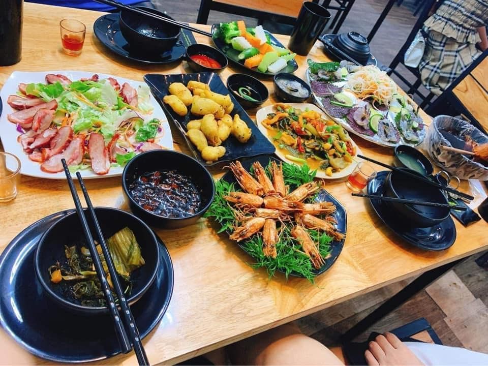 Bụp Quán - Đê La Thành