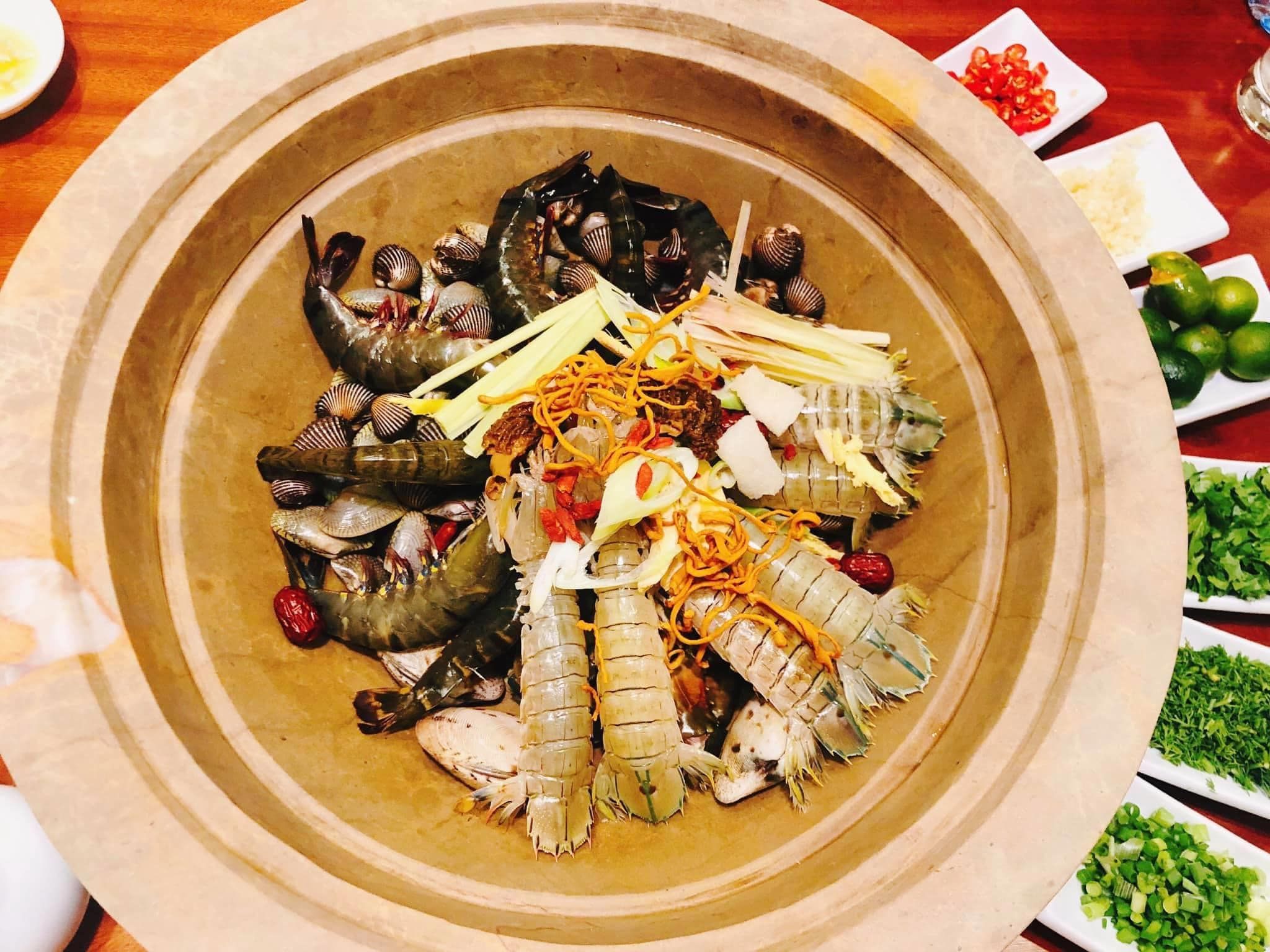 Lẩu Hơi Nồi Đá - Hoàng Quốc Việt
