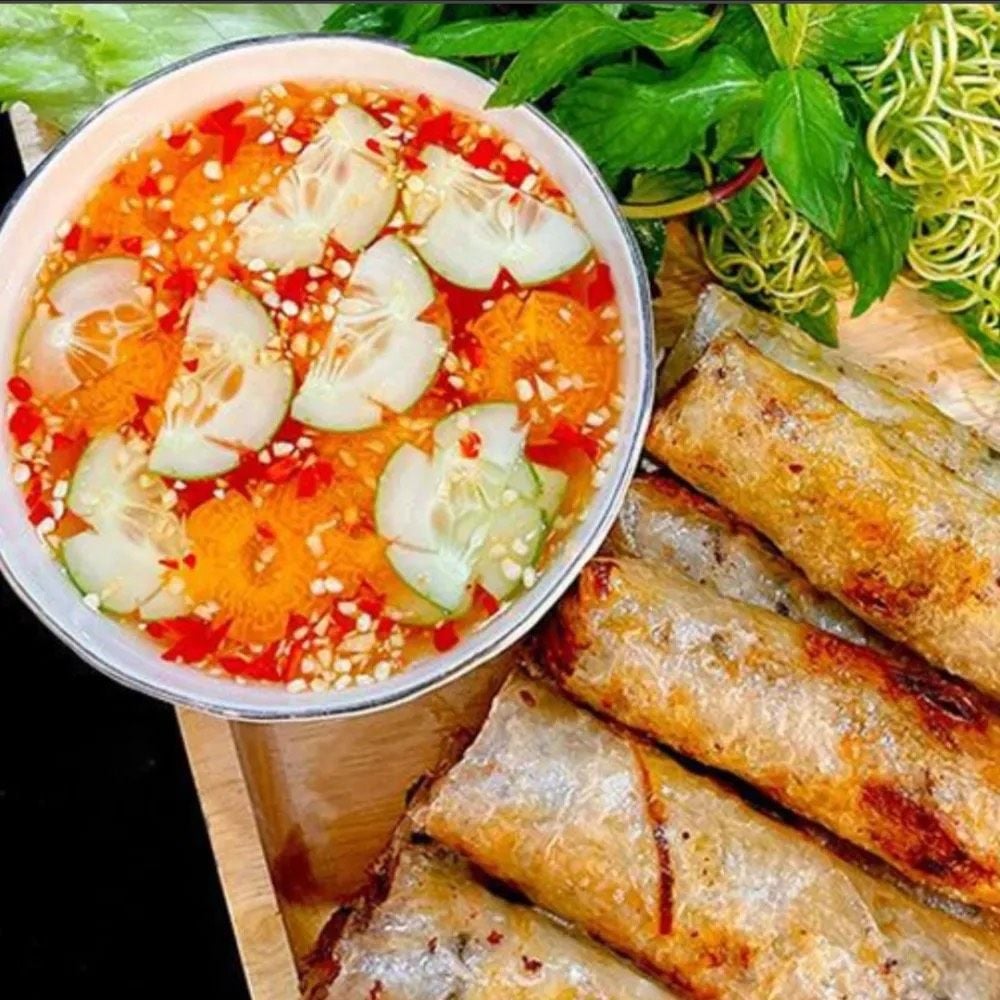Chi Rứa Quán - Nguyễn Thị Minh Khai