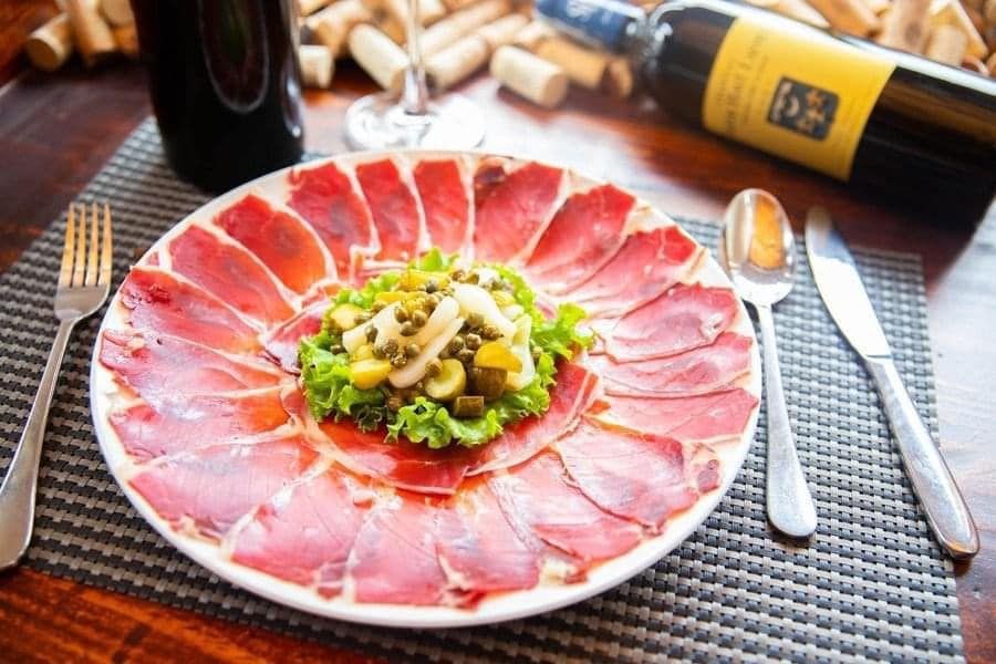 Hầm Rượu Vang Huyền Thư - 8D Hàm Long