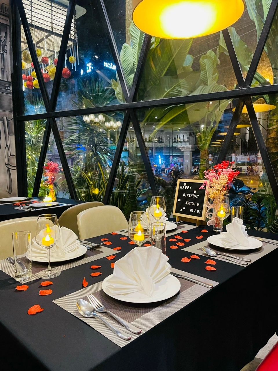 48 Bistro - Tôn Dật Tiên