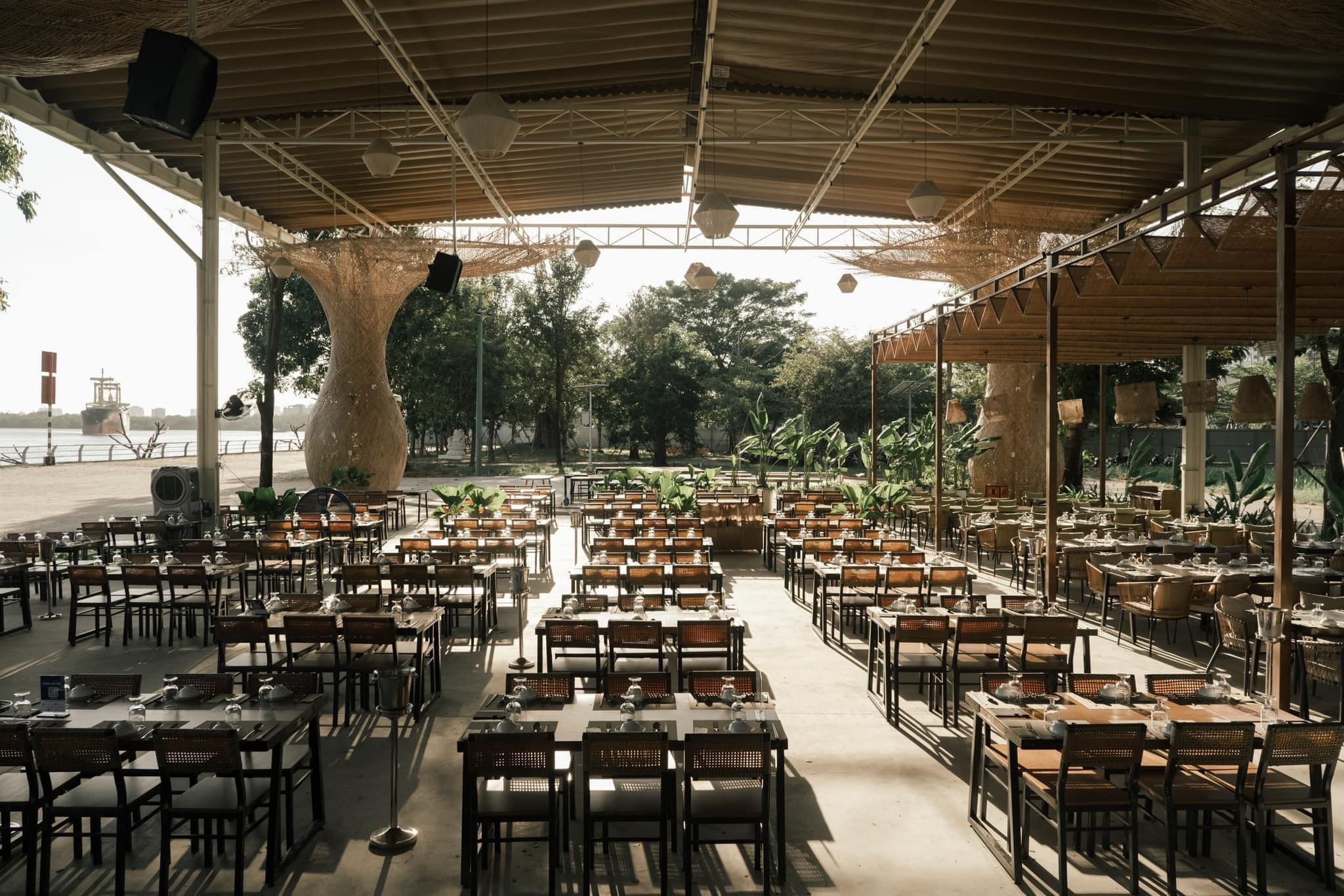 LalaLand Bình Khánh - 26 Mai Chí Thọ