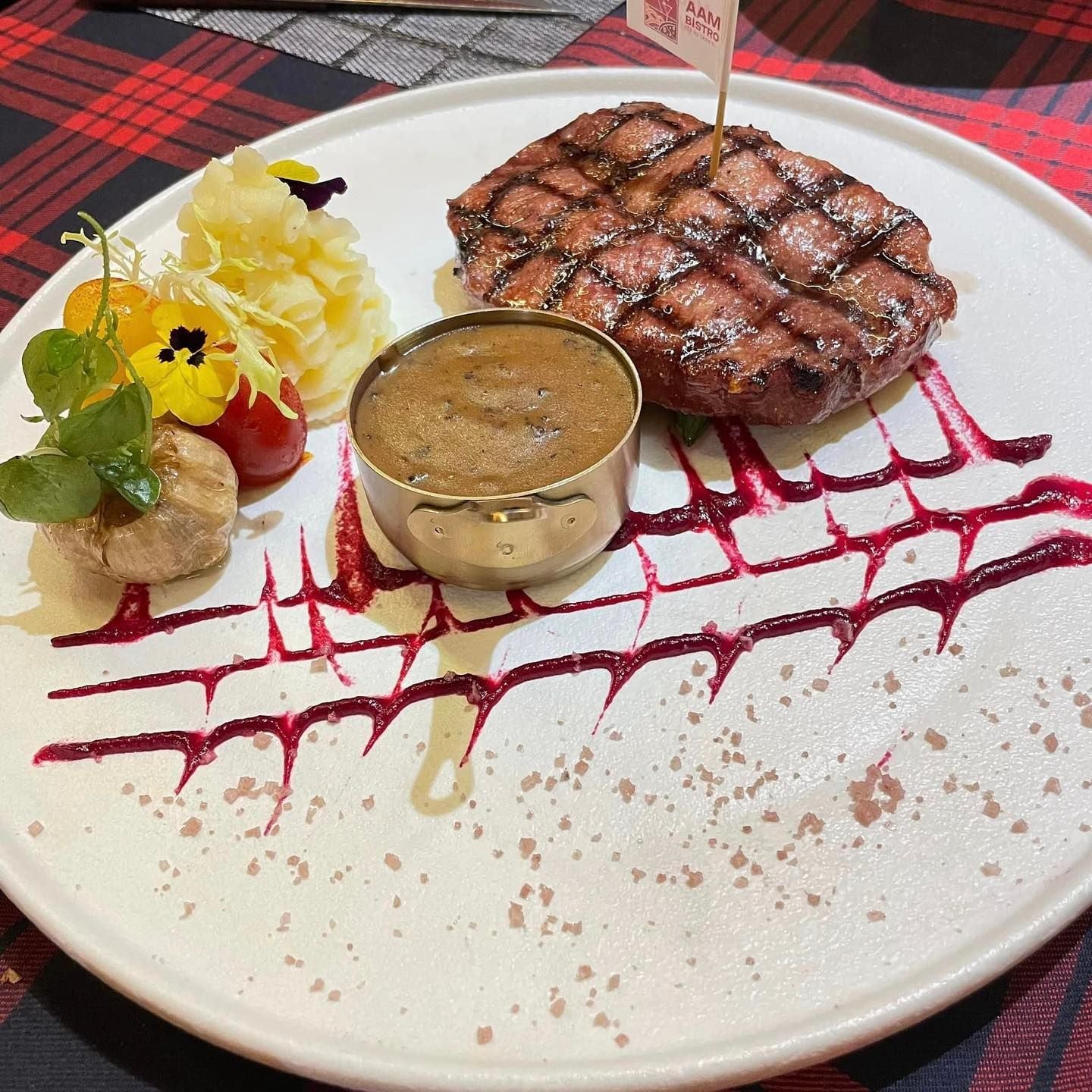 AAM Bistro - 50B Châu Long