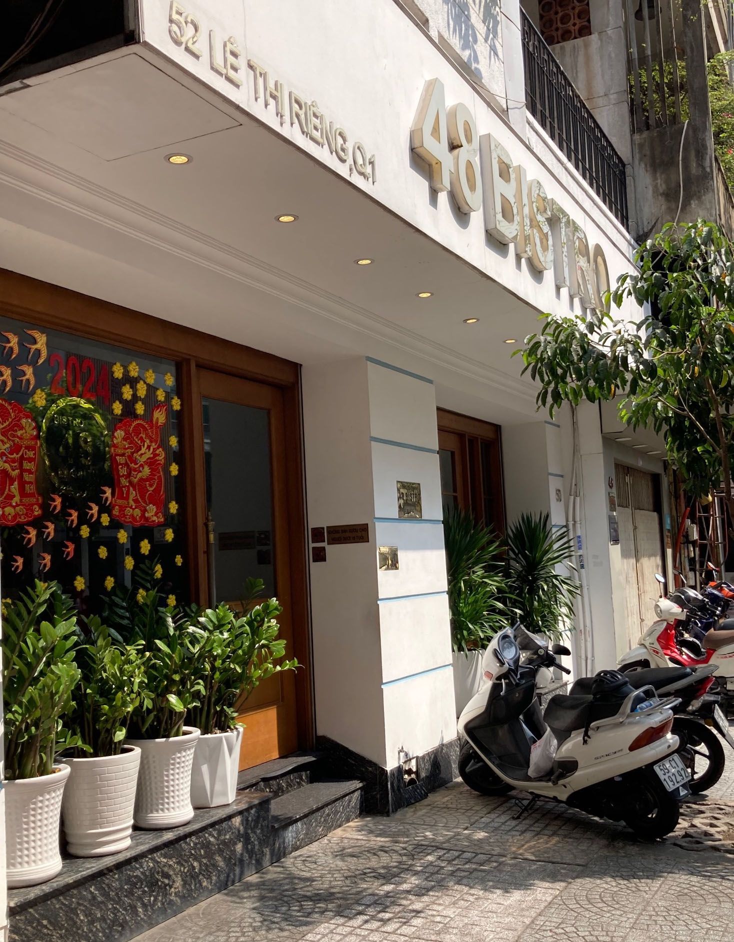 48 Bistro - Tôn Dật Tiên