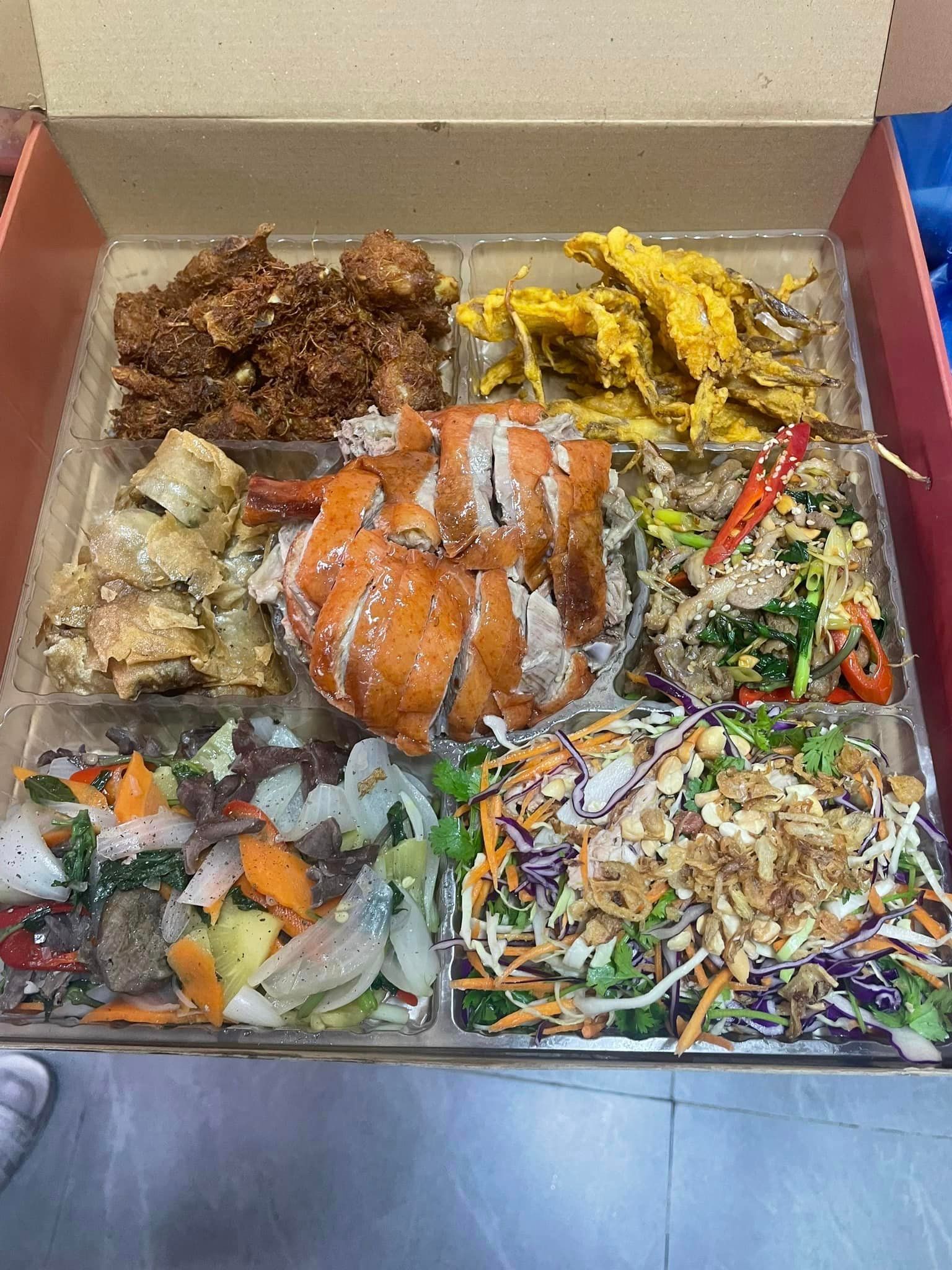 Vịt Quay Lu Đất Hoàng Ký - Tô Hiệu