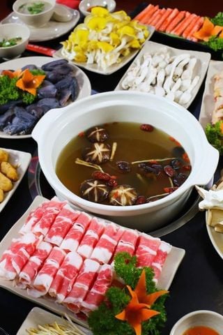 Lẩu Nấm Thảo Quý - 12 Lê Đức Thọ