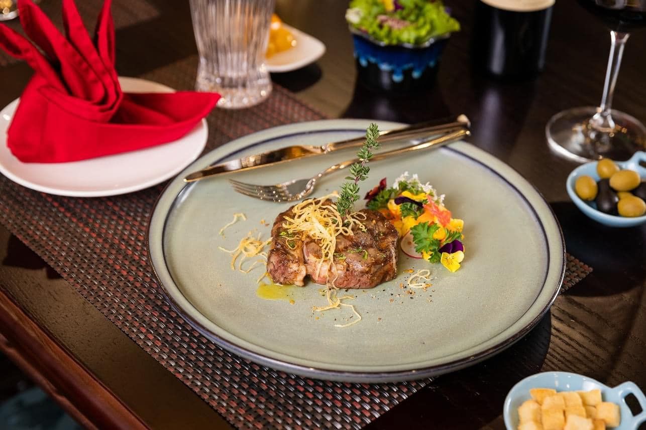 Hầm Rượu Vang Huyền Thư - 8D Hàm Long