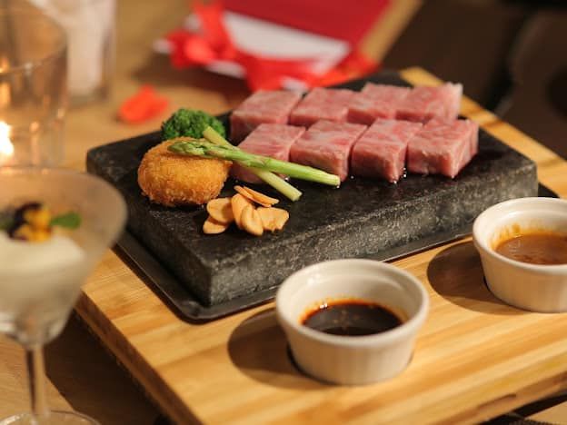 L'amour Steak Wine - Triệu Việt Vương