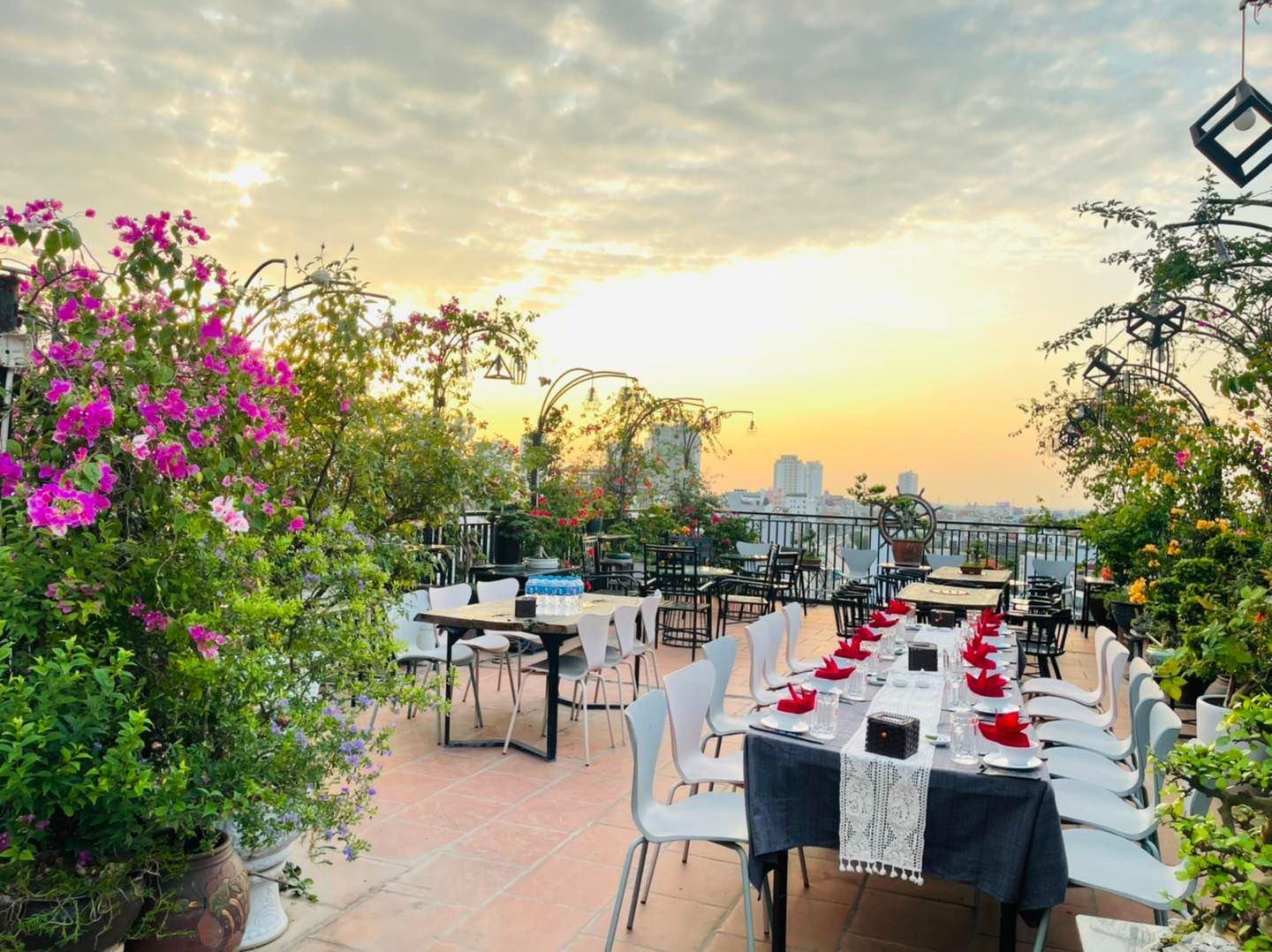 Tây Long - 1 Ngõ 347 Âu Cơ