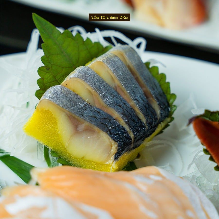 Lẩu Tôm Sen Đào - Phó Đức Chính