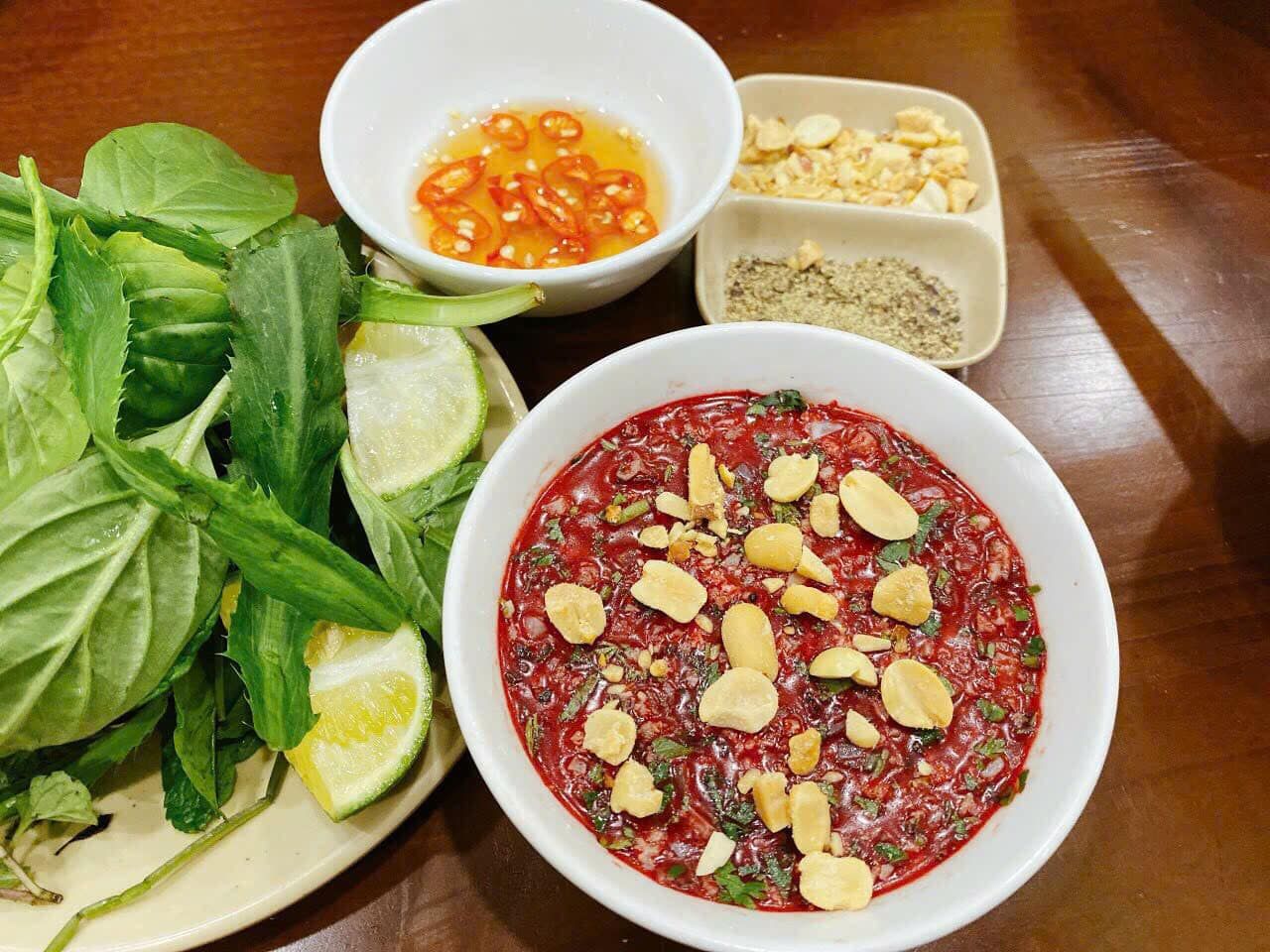 Vua Ngan - 24 Trần Bình