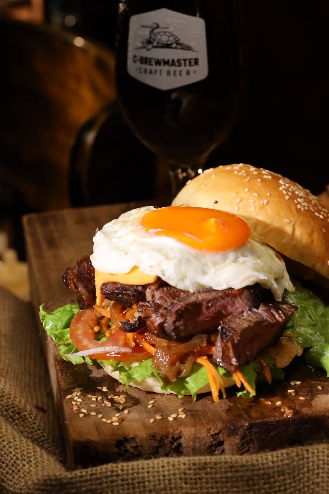 Ahana Bistro - 5 Lô 7B Lê Hồng Phong