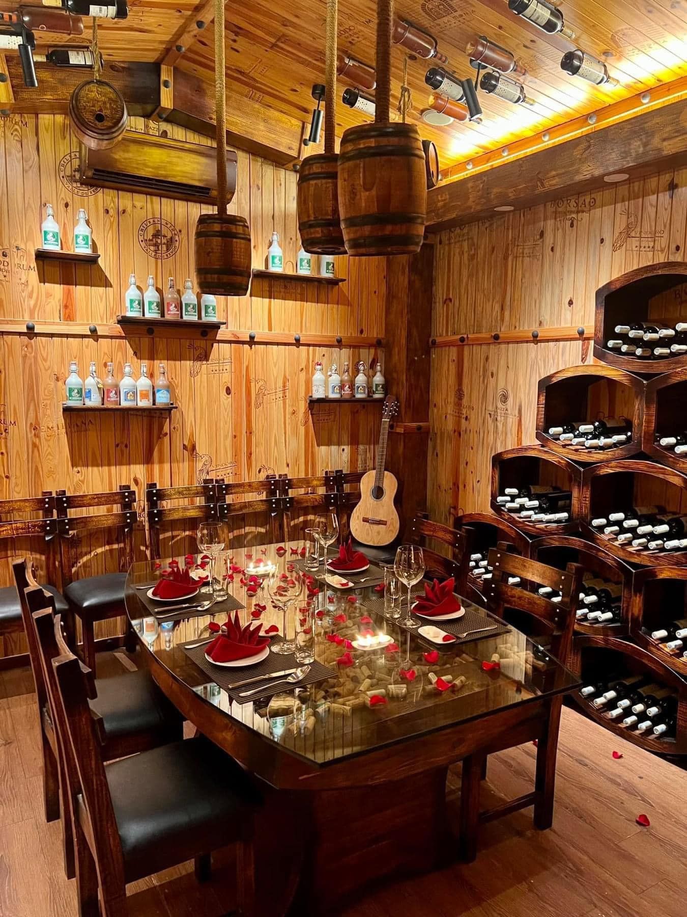 Hầm Rượu Vang Huyền Thư - 8D Hàm Long