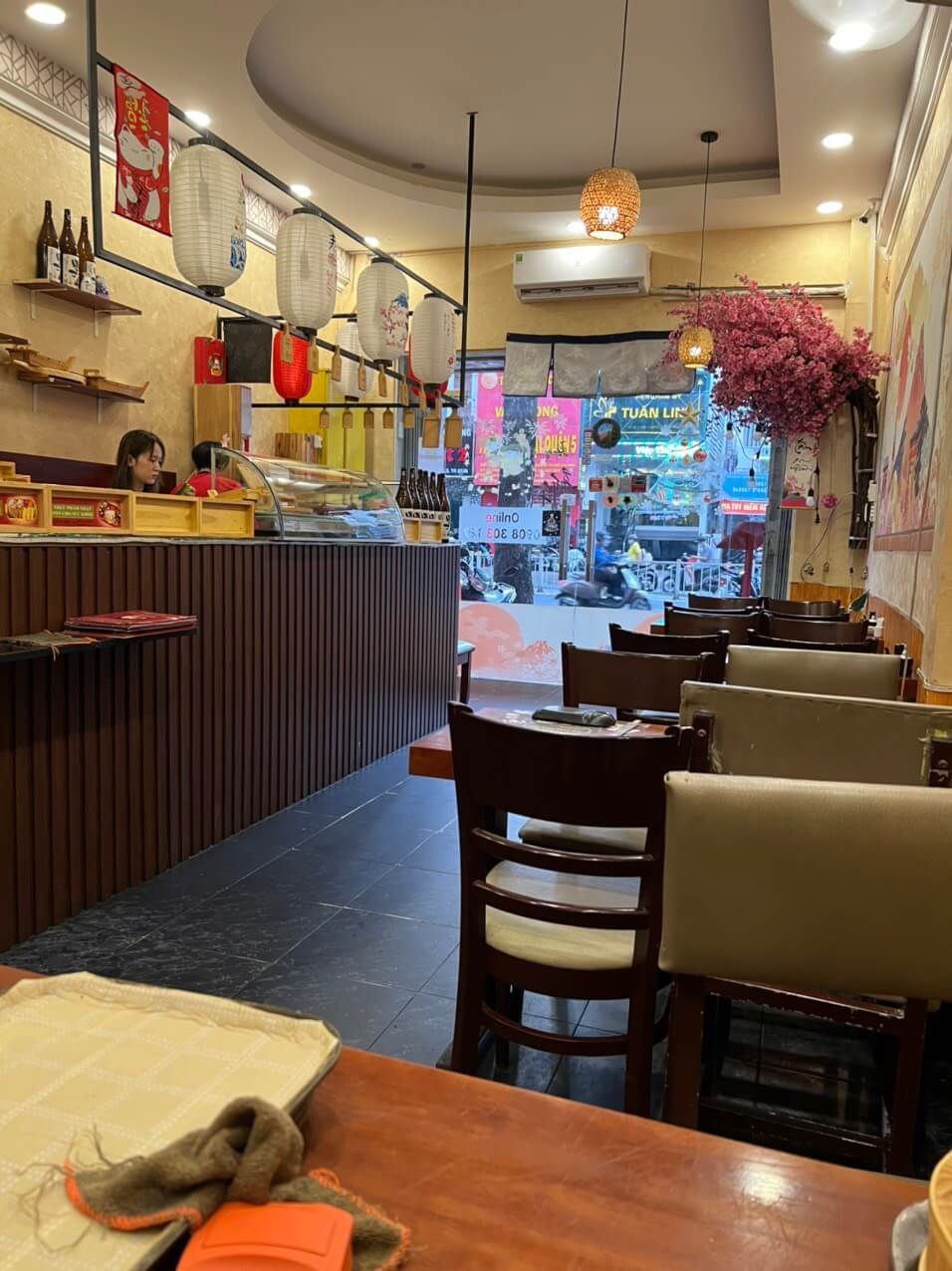 Sushi Cô Chủ Hoa Mai - Trần Hưng Đạo