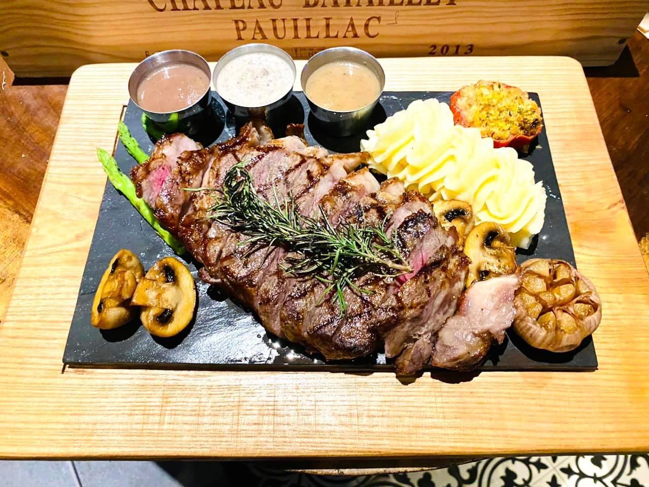 EMM‘s French Bistro - 28 Đỗ Quang