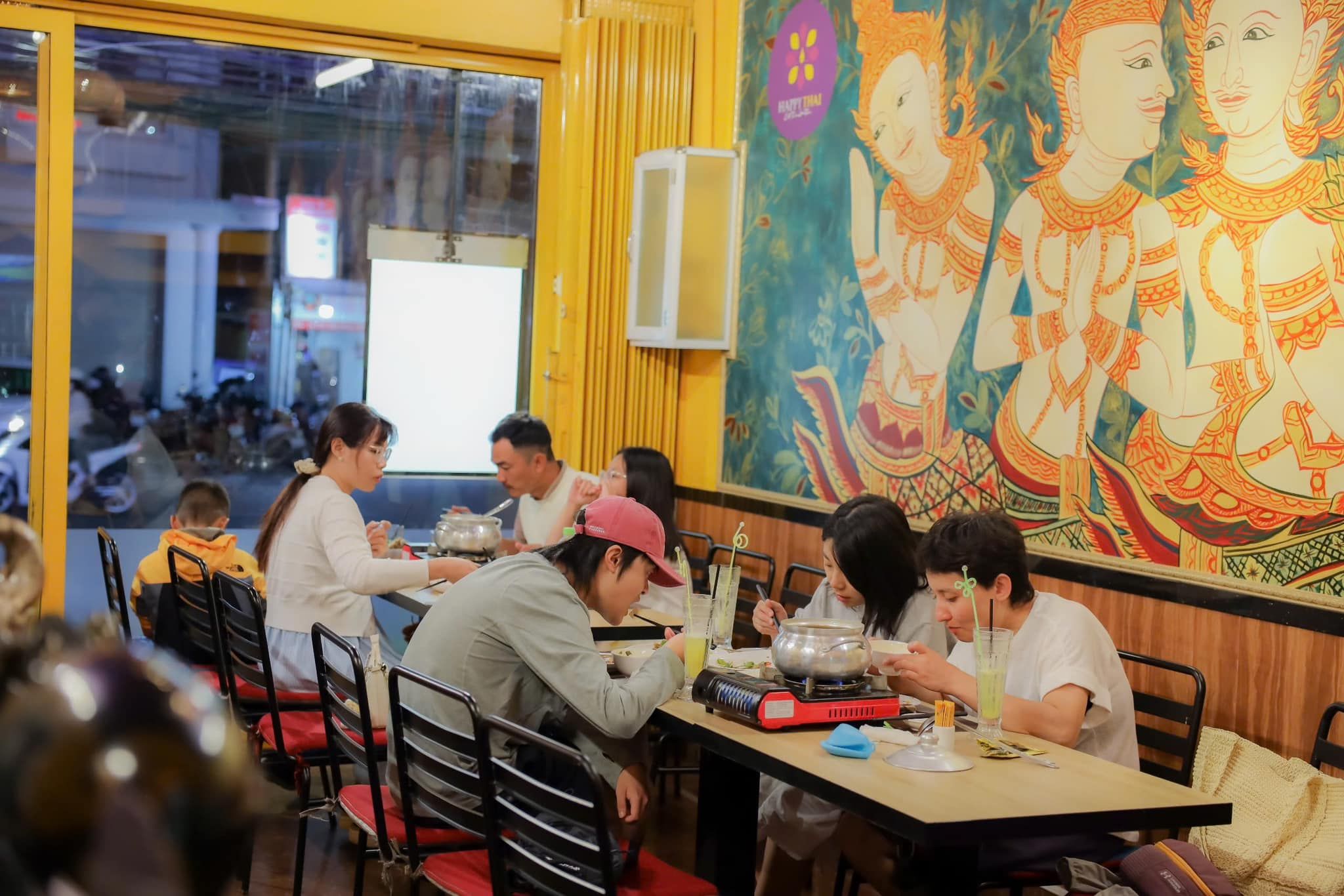 Happy Thai - Nguyễn Văn Cừ