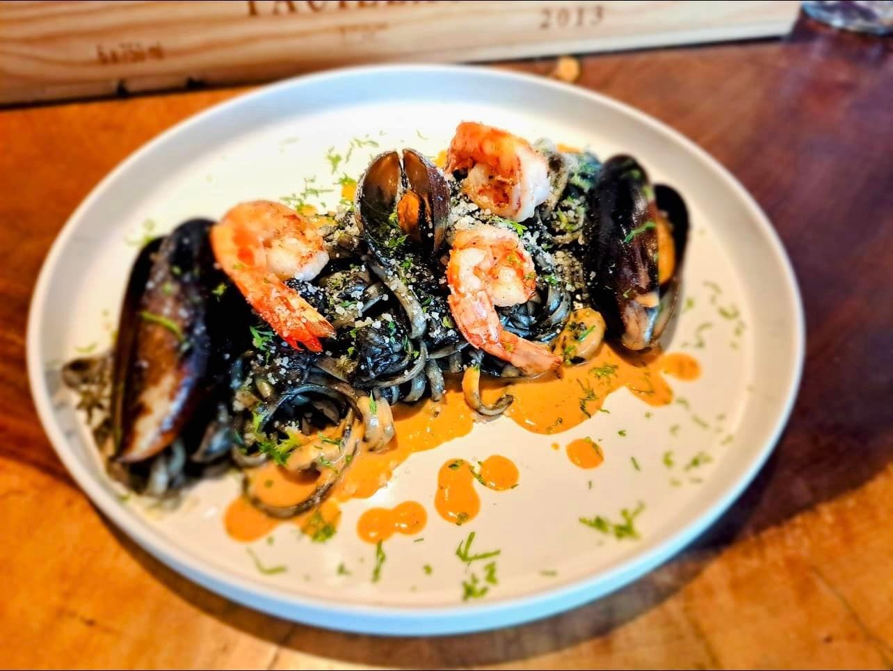 EMM‘s French Bistro - 28 Đỗ Quang