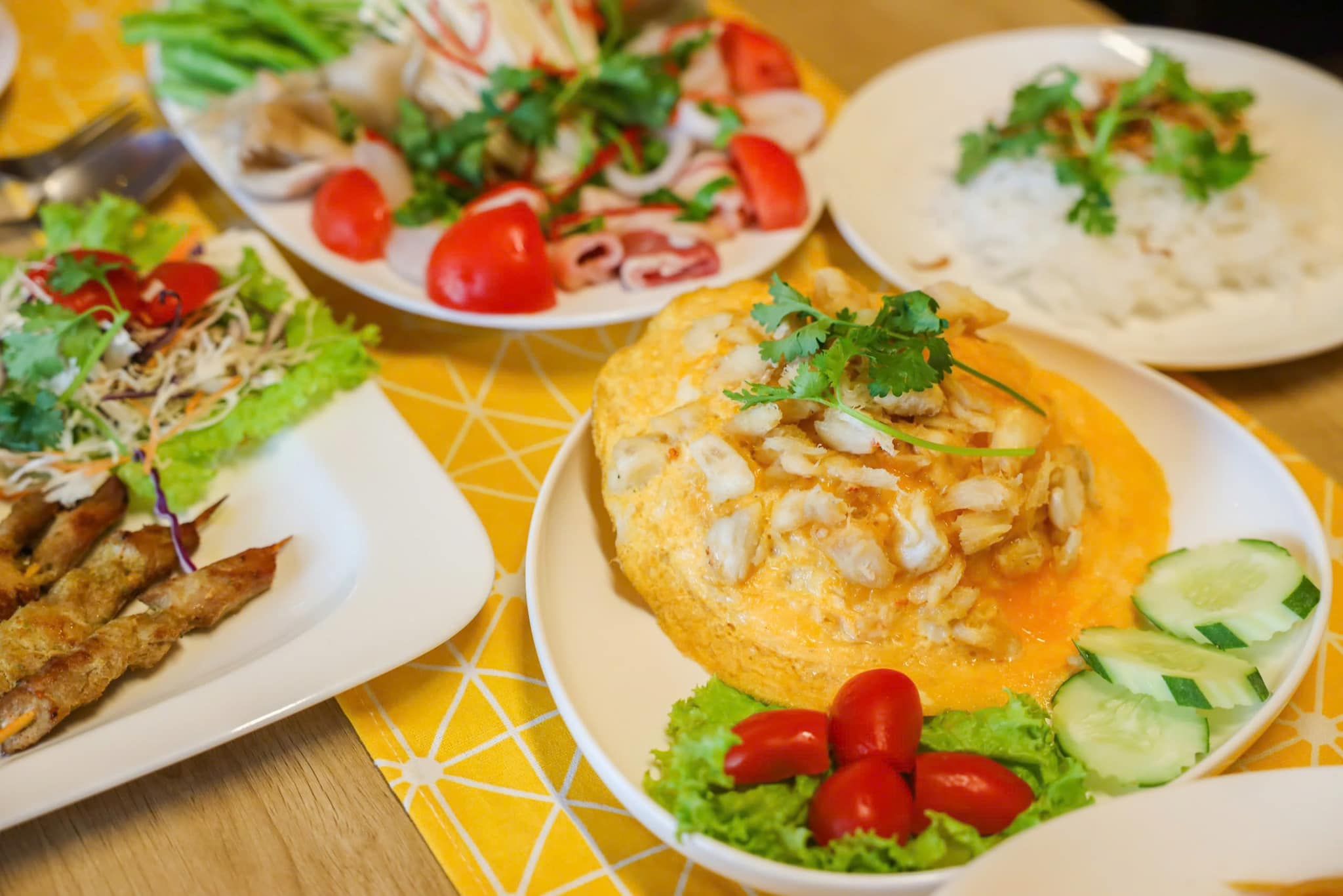 Happy Thai - Nguyễn Văn Cừ