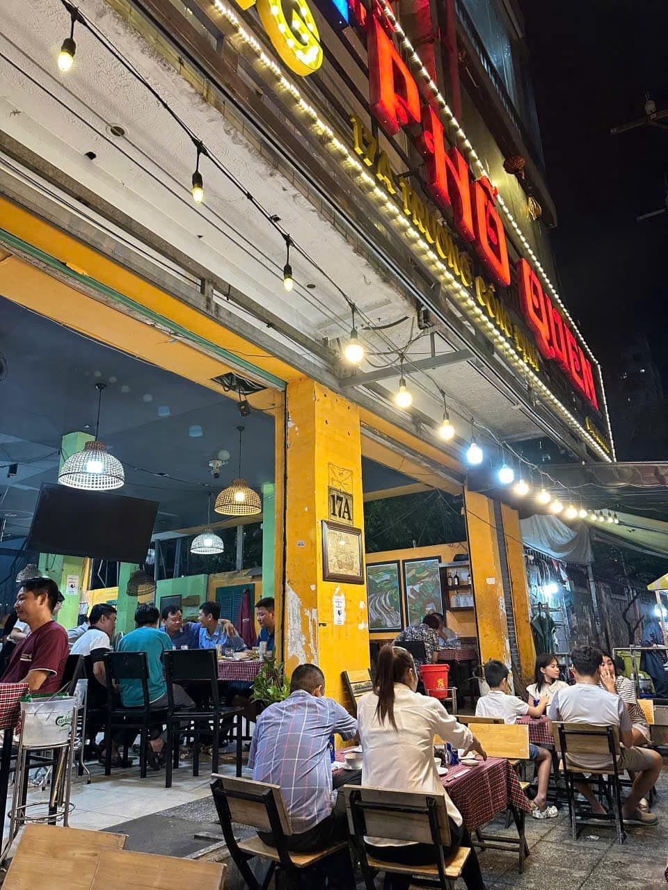Dê Quay Phố Quen - 142 Nguyễn Suý