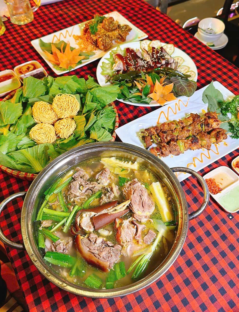 Dê Quay Phố Quen - 17A Trương Công Định