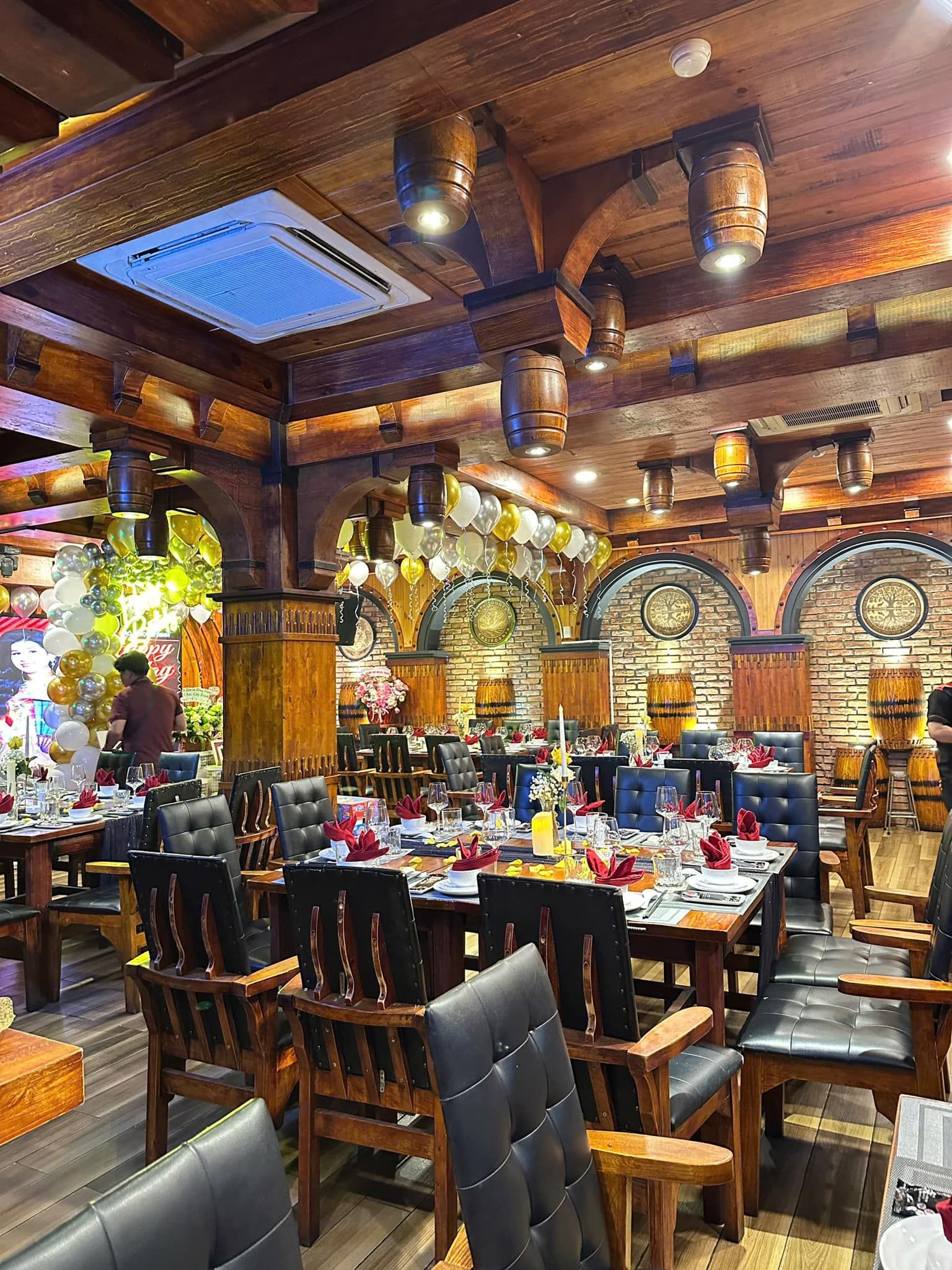 Hầm Rượu SOS - KDC Trần Thái