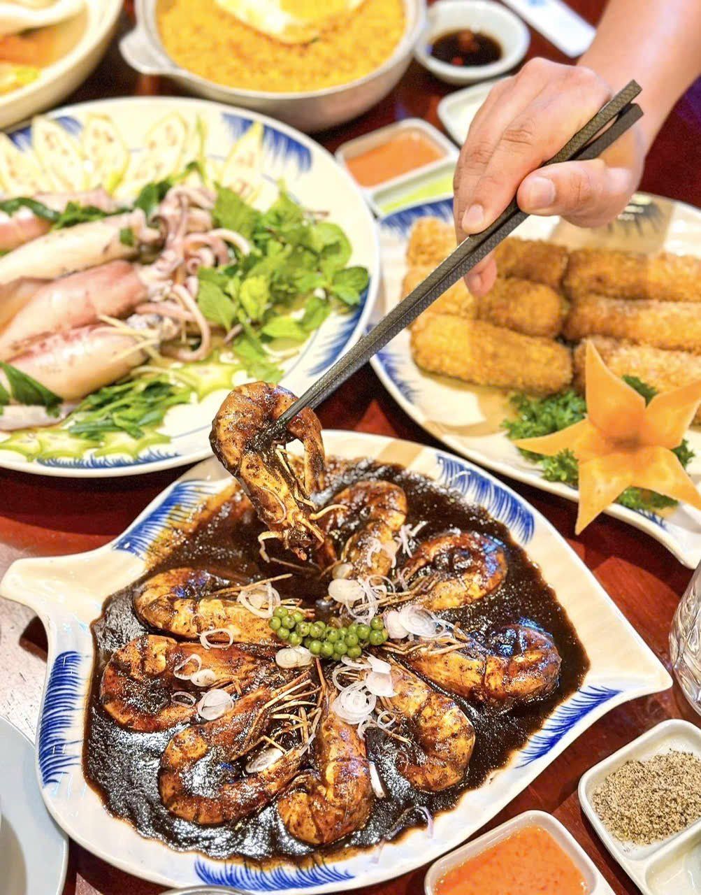 Hải Sản Mộc Quán Nha Trang - Hồng Bàng
