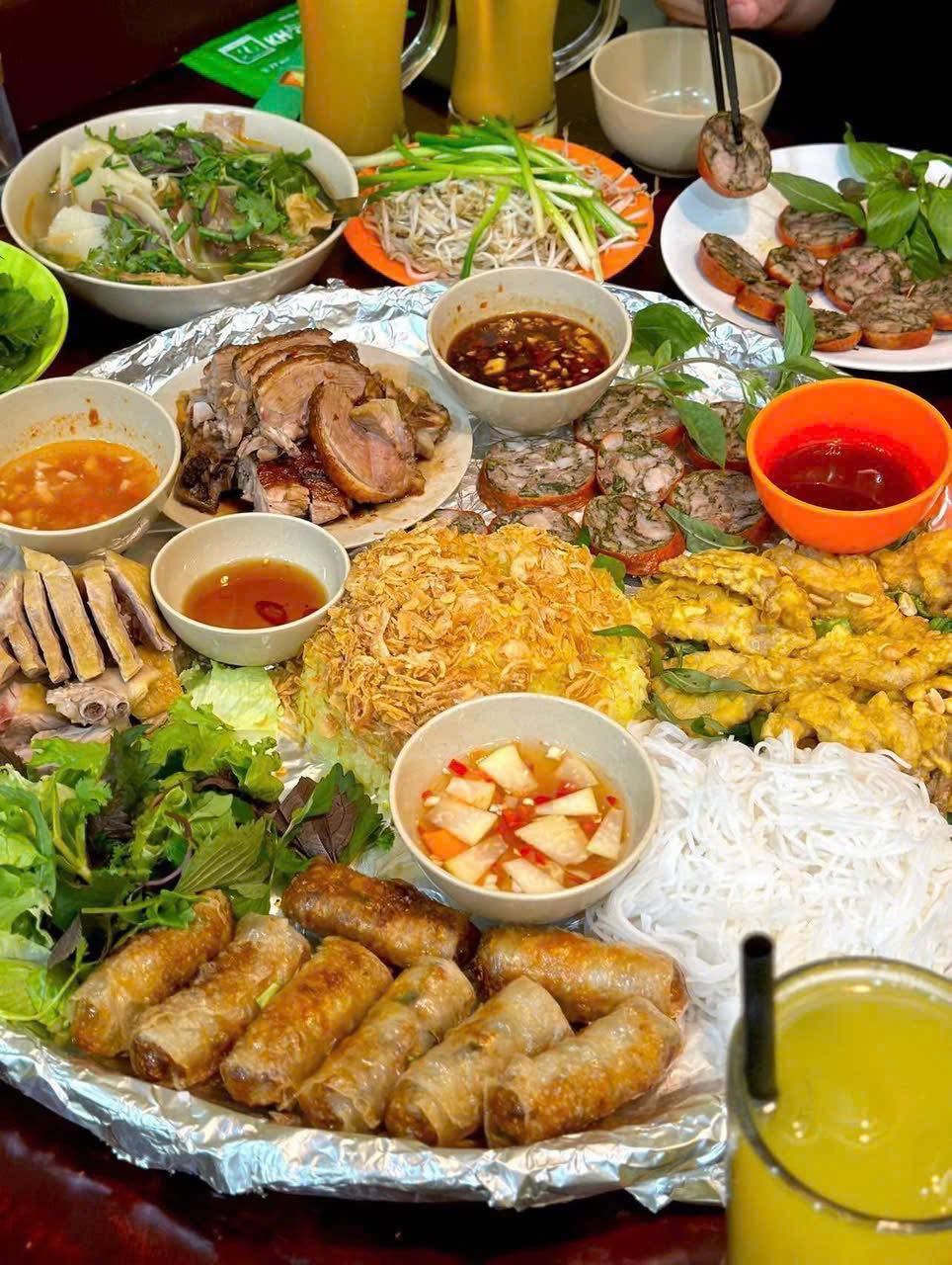 Khoa Ngan Xưa Và Nay - 77 Hai Bà Trưng