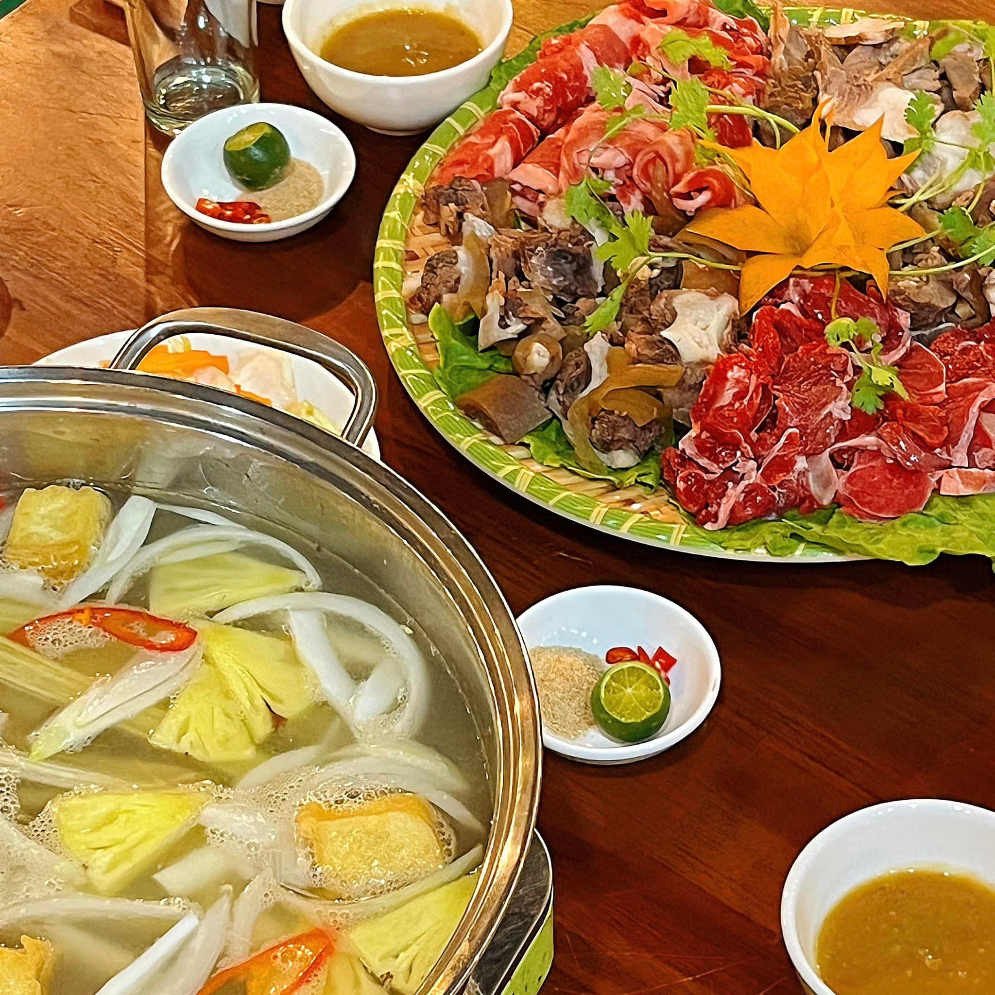 Xanh House - 83 Hữu Nghị