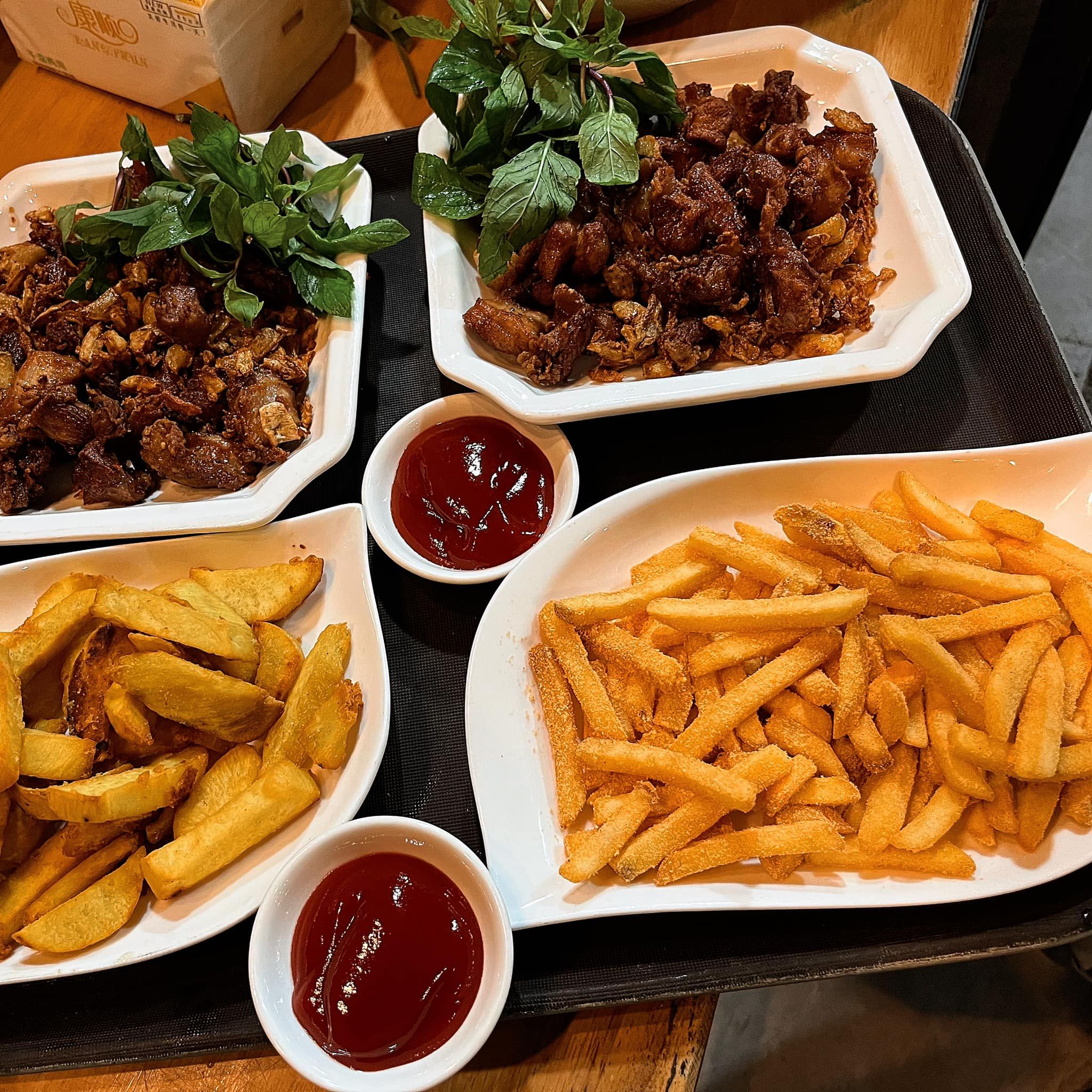 Xanh House - 83 Hữu Nghị