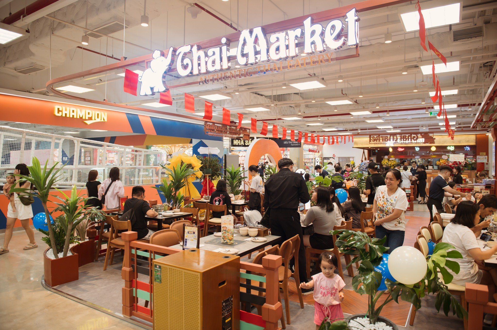 Thai Market Restaurant - TTTM Emart Phan Văn Trị