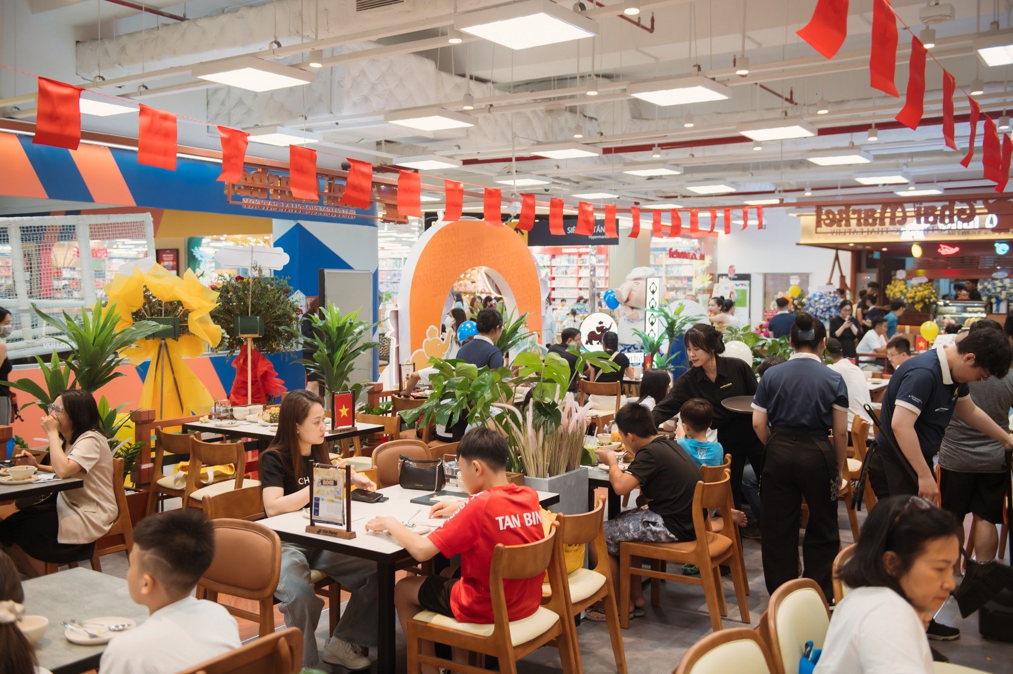 Thai Market Restaurant - TTTM Emart Phan Văn Trị