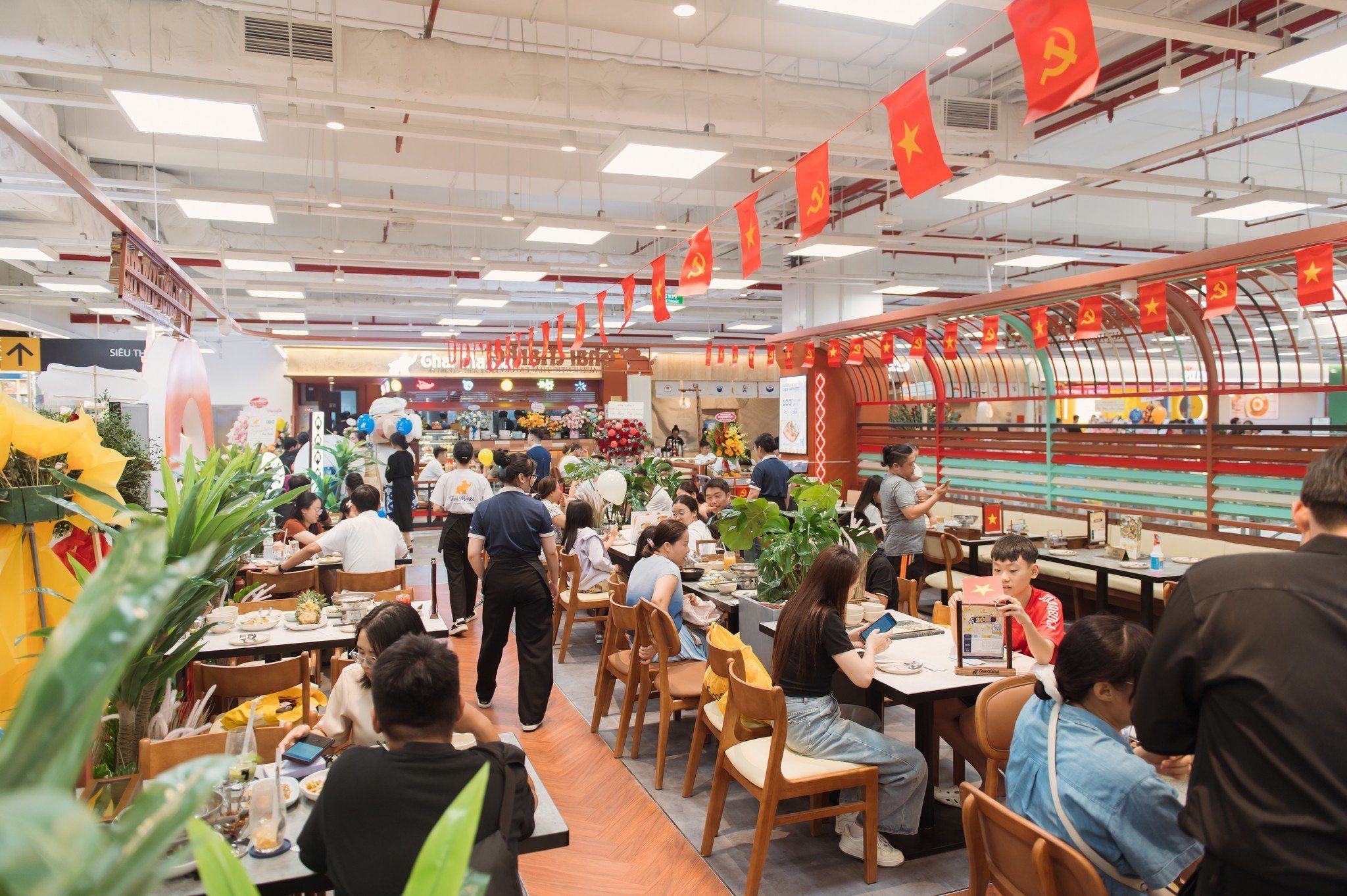 Thai Market Restaurant - TTTM Emart Phan Văn Trị