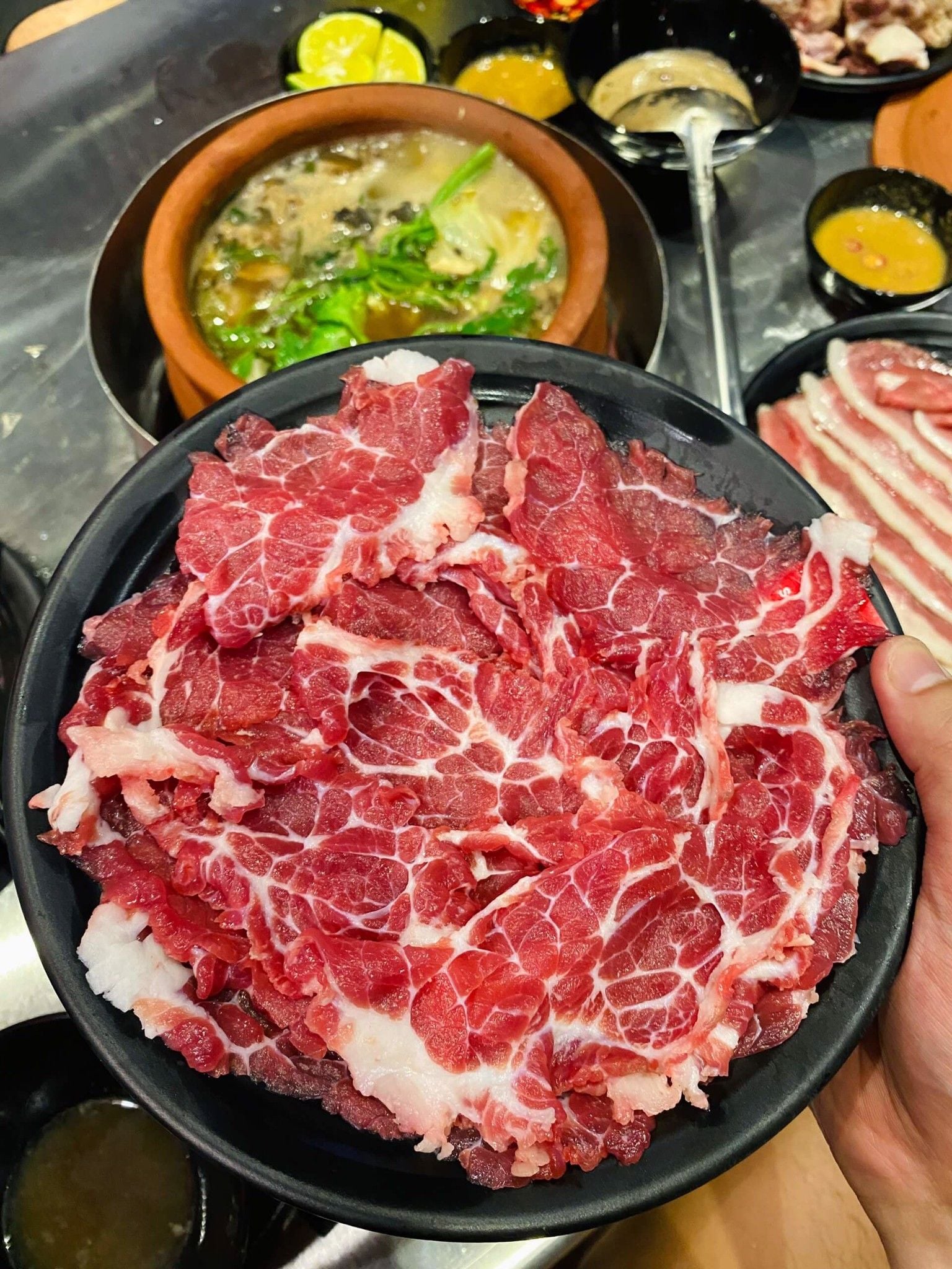 Lẩu Bò Tự Do - Khúc Thừa Dụ