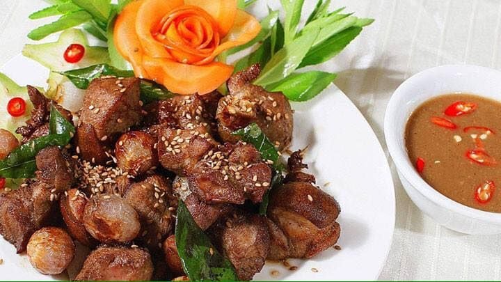 Thành Long - Nguyễn Chí Thanh