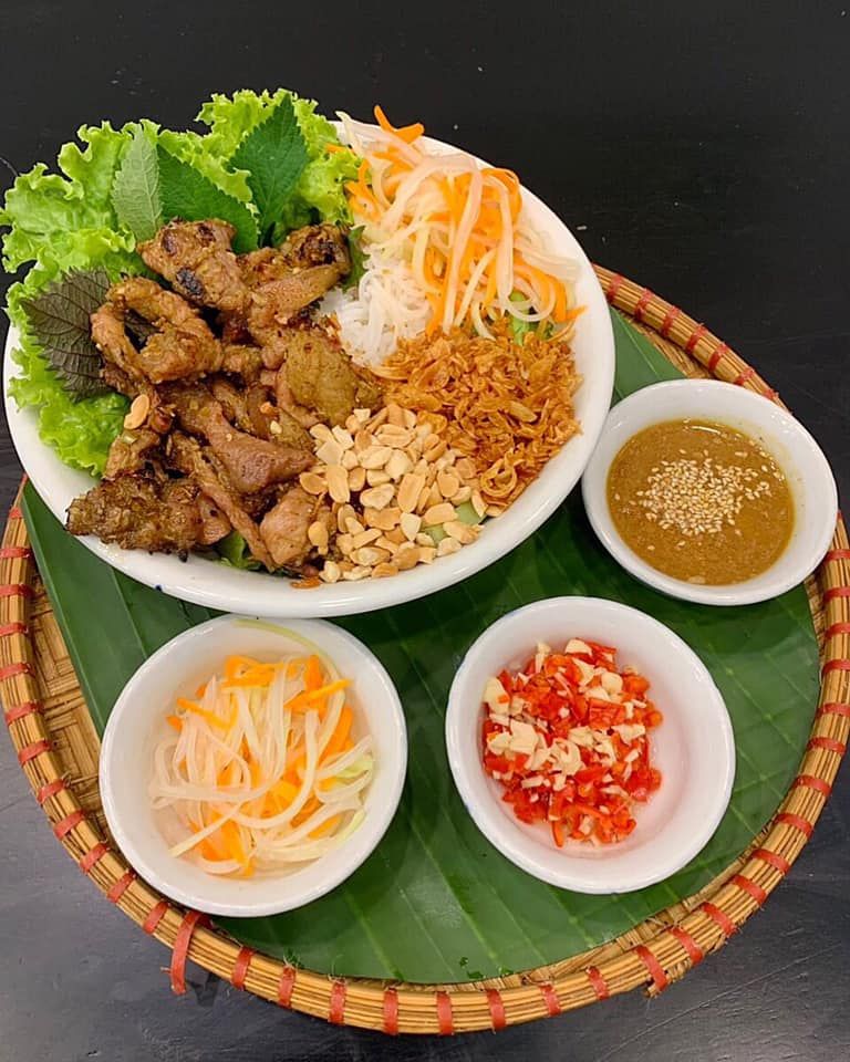 Bún Bò Huế O Xuân - Tuệ Tĩnh