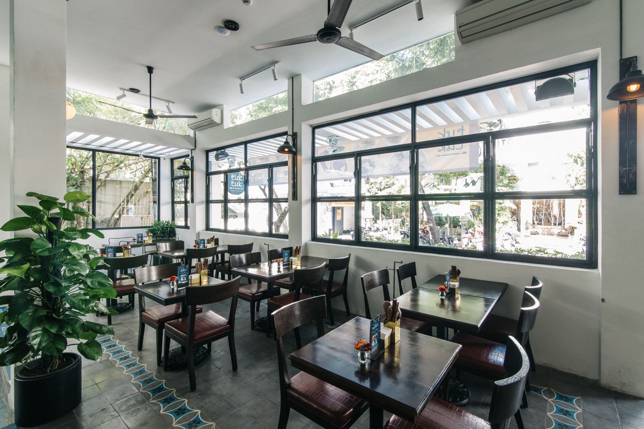 Tuktuk Thai Bistro - Ngô Thời Nhiệm