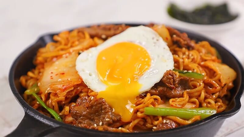 Chi Rứa Quán - Nguyễn Thị Minh Khai