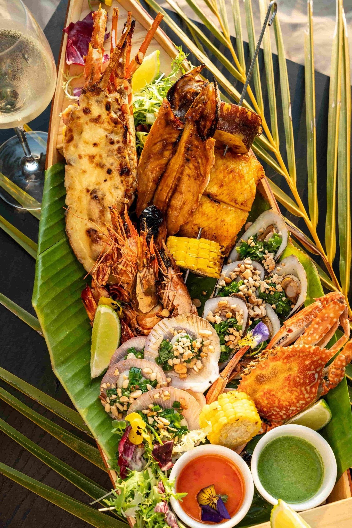 ANDO Bistro & Club - Bãi Trường