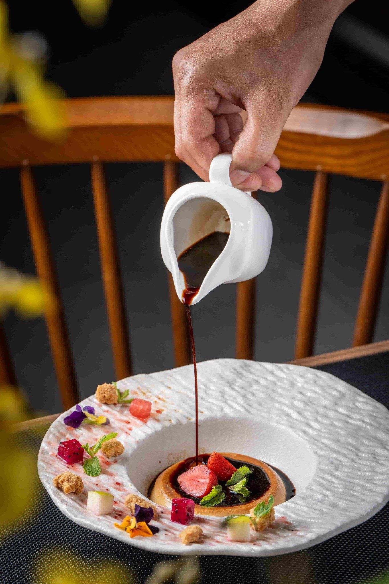 ANDO Bistro & Club - Bãi Trường