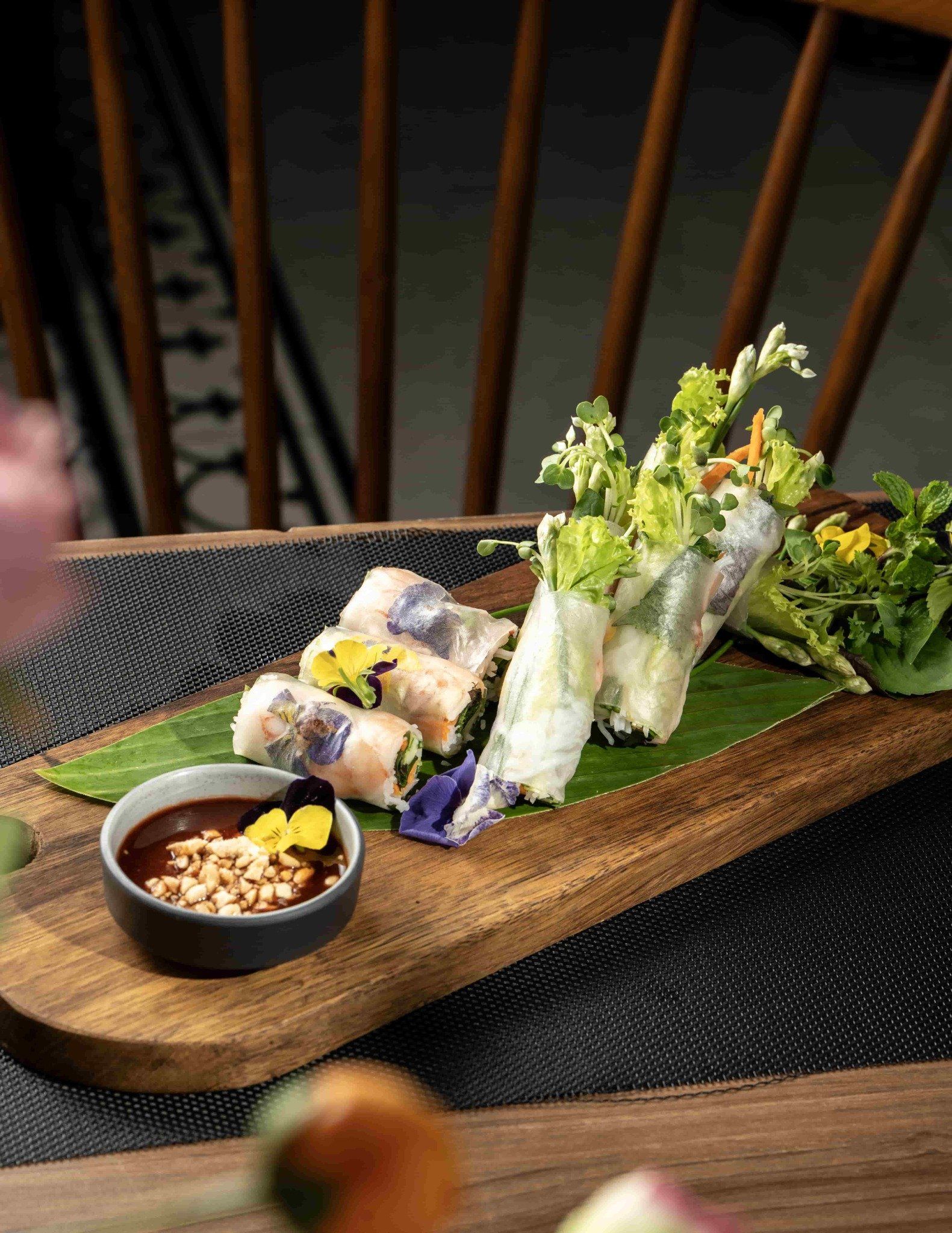 ANDO Bistro & Club - Bãi Trường