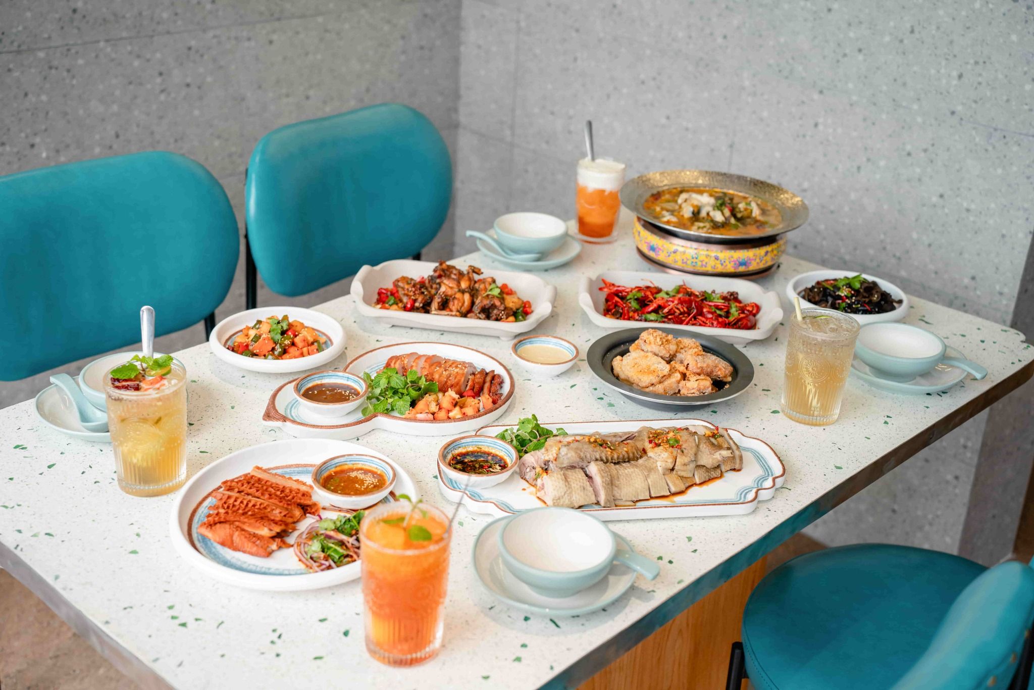 HẢOLA - Tứ Xuyên Vị Quán - 96 Vũ Phạm Hàm