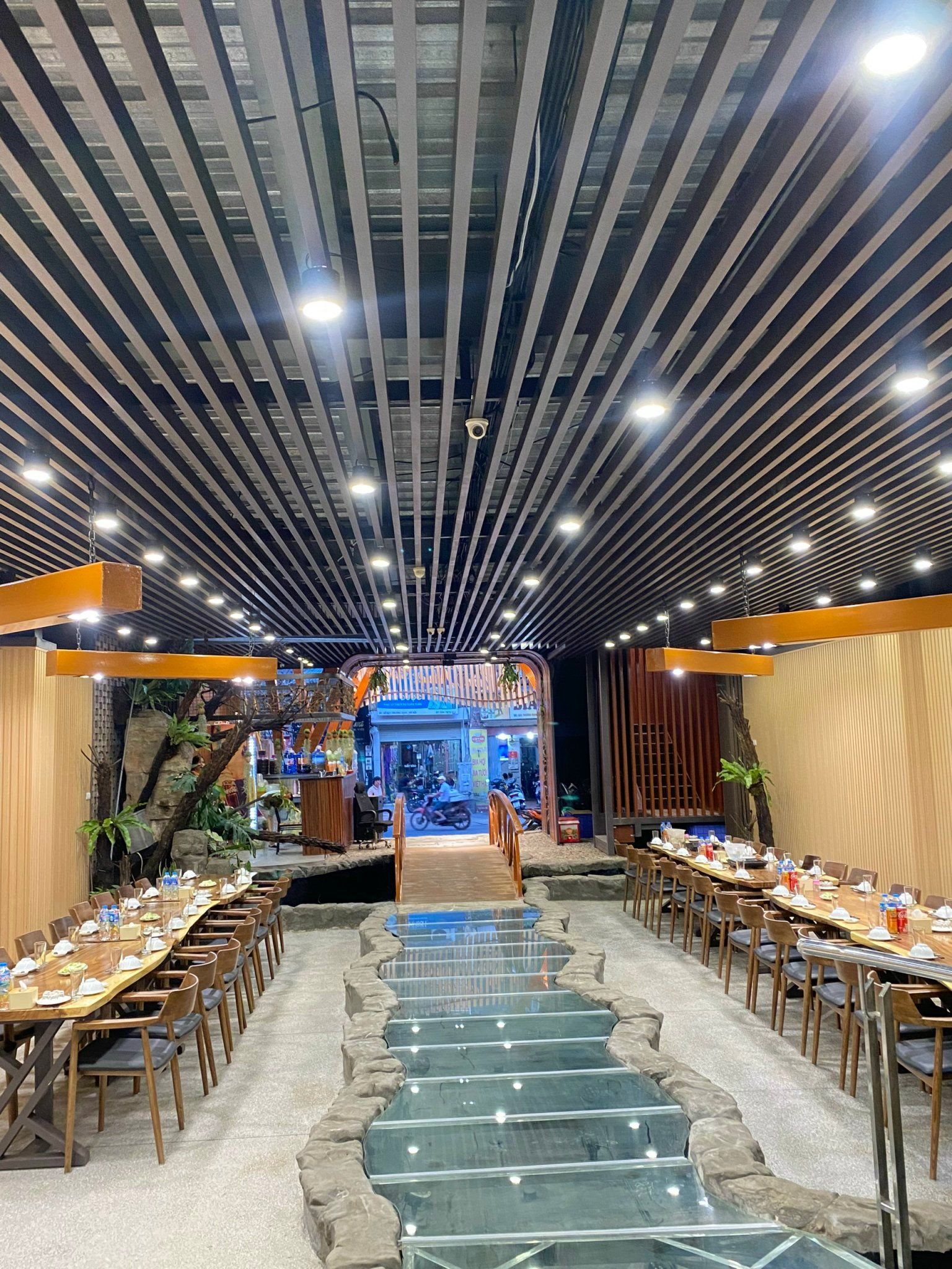 Vườn Nhiệt Đới - Trương Định